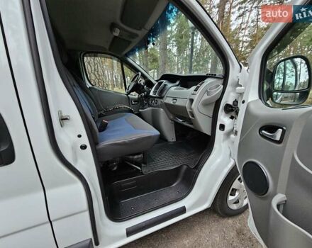 Белый Рено Трафик, объемом двигателя 2 л и пробегом 249 тыс. км за 15000 $, фото 38 на Automoto.ua