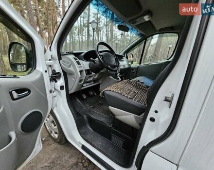 Белый Рено Трафик, объемом двигателя 2 л и пробегом 249 тыс. км за 15000 $, фото 32 на Automoto.ua