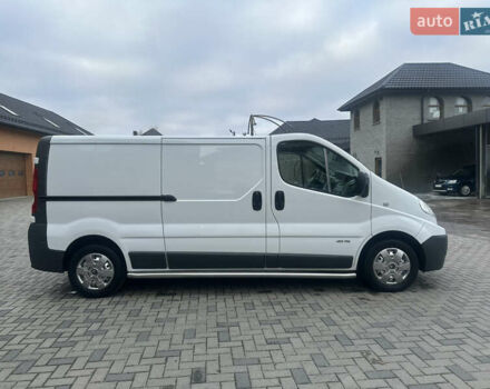 Белый Рено Трафик, объемом двигателя 2 л и пробегом 189 тыс. км за 13600 $, фото 79 на Automoto.ua