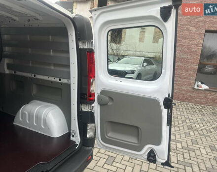 Белый Рено Трафик, объемом двигателя 2 л и пробегом 189 тыс. км за 13600 $, фото 40 на Automoto.ua