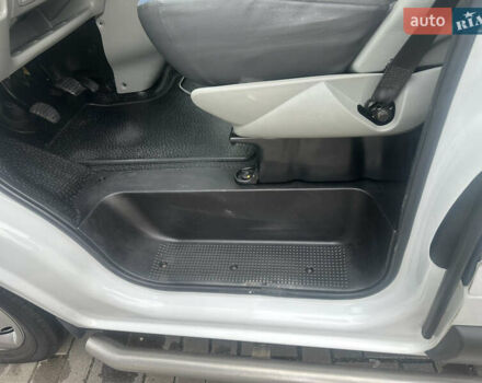 Белый Рено Трафик, объемом двигателя 2 л и пробегом 189 тыс. км за 13600 $, фото 60 на Automoto.ua