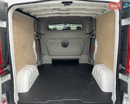 Белый Рено Трафик, объемом двигателя 2 л и пробегом 193 тыс. км за 15750 $, фото 4 на Automoto.ua