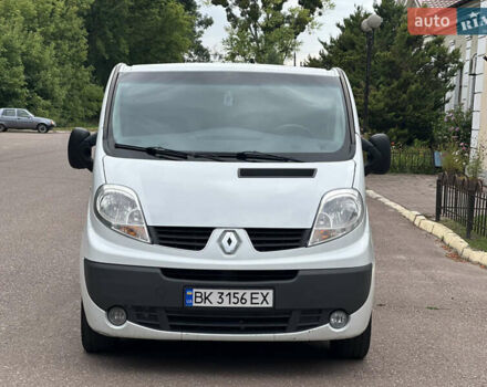 Белый Рено Трафик, объемом двигателя 2 л и пробегом 260 тыс. км за 12200 $, фото 1 на Automoto.ua
