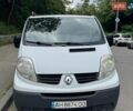 Белый Рено Трафик, объемом двигателя 2 л и пробегом 329 тыс. км за 12500 $, фото 1 на Automoto.ua