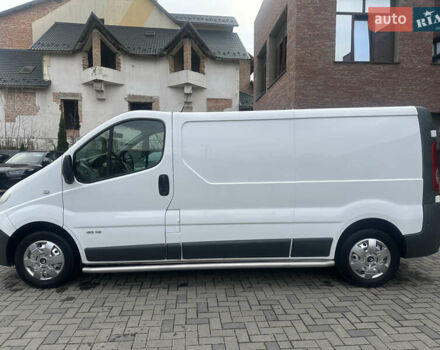 Белый Рено Трафик, объемом двигателя 2 л и пробегом 189 тыс. км за 13600 $, фото 3 на Automoto.ua