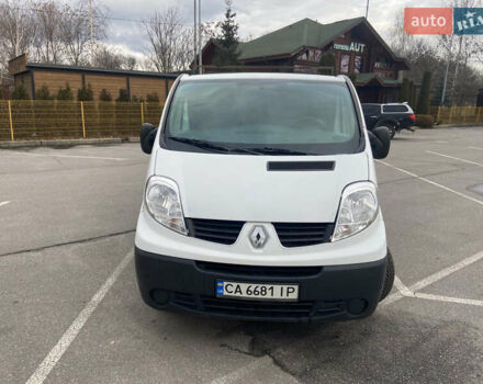 Белый Рено Трафик, объемом двигателя 2 л и пробегом 267 тыс. км за 13200 $, фото 2 на Automoto.ua