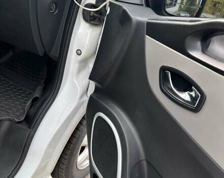 Белый Рено Трафик, объемом двигателя 1.6 л и пробегом 223 тыс. км за 13749 $, фото 19 на Automoto.ua