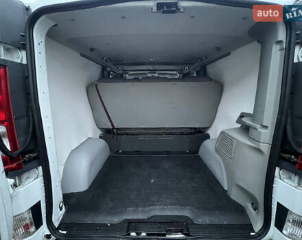 Белый Рено Трафик, объемом двигателя 2 л и пробегом 233 тыс. км за 12950 $, фото 12 на Automoto.ua