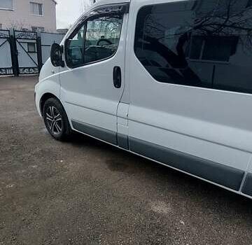 Білий Рено Трафік, об'ємом двигуна 2 л та пробігом 232 тис. км за 12800 $, фото 4 на Automoto.ua