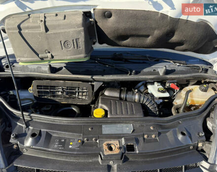 Белый Рено Трафик, объемом двигателя 2 л и пробегом 233 тыс. км за 12950 $, фото 15 на Automoto.ua