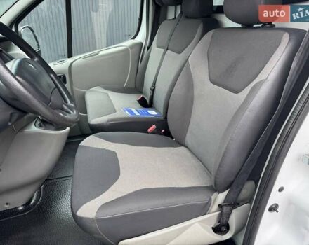Белый Рено Трафик, объемом двигателя 2 л и пробегом 260 тыс. км за 13600 $, фото 18 на Automoto.ua