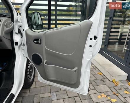 Белый Рено Трафик, объемом двигателя 2 л и пробегом 193 тыс. км за 15750 $, фото 26 на Automoto.ua