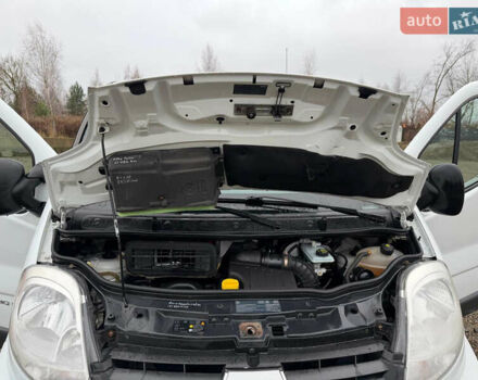 Белый Рено Трафик, объемом двигателя 2 л и пробегом 280 тыс. км за 14300 $, фото 25 на Automoto.ua