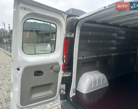 Белый Рено Трафик, объемом двигателя 2 л и пробегом 189 тыс. км за 13600 $, фото 42 на Automoto.ua