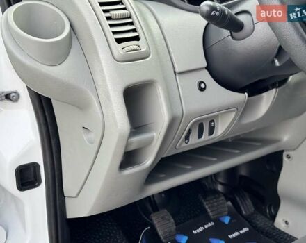 Белый Рено Трафик, объемом двигателя 2 л и пробегом 193 тыс. км за 15750 $, фото 15 на Automoto.ua