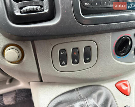 Белый Рено Трафик, объемом двигателя 2 л и пробегом 280 тыс. км за 14300 $, фото 15 на Automoto.ua