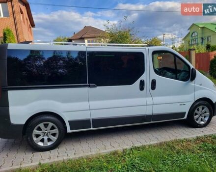 Белый Рено Трафик, объемом двигателя 2 л и пробегом 283 тыс. км за 14700 $, фото 62 на Automoto.ua
