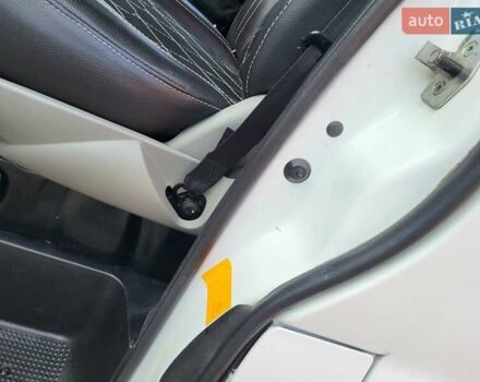 Белый Рено Трафик, объемом двигателя 2 л и пробегом 283 тыс. км за 14700 $, фото 108 на Automoto.ua