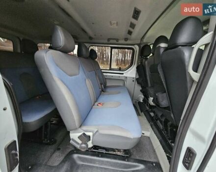 Белый Рено Трафик, объемом двигателя 2 л и пробегом 249 тыс. км за 15000 $, фото 43 на Automoto.ua