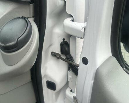 Белый Рено Трафик, объемом двигателя 2 л и пробегом 189 тыс. км за 13600 $, фото 51 на Automoto.ua