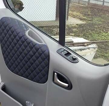 Білий Рено Трафік, об'ємом двигуна 2 л та пробігом 232 тис. км за 12800 $, фото 12 на Automoto.ua