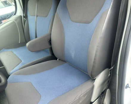 Белый Рено Трафик, объемом двигателя 2 л и пробегом 189 тыс. км за 13600 $, фото 61 на Automoto.ua