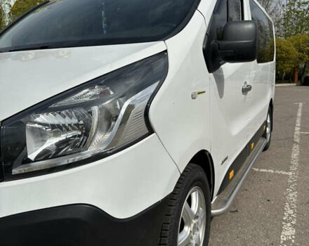 Белый Рено Трафик, объемом двигателя 1.6 л и пробегом 223 тыс. км за 13749 $, фото 3 на Automoto.ua