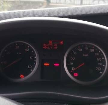 Білий Рено Трафік, об'ємом двигуна 2 л та пробігом 232 тис. км за 12800 $, фото 11 на Automoto.ua