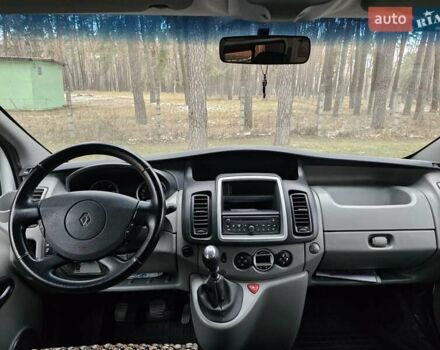 Белый Рено Трафик, объемом двигателя 2 л и пробегом 249 тыс. км за 15000 $, фото 48 на Automoto.ua
