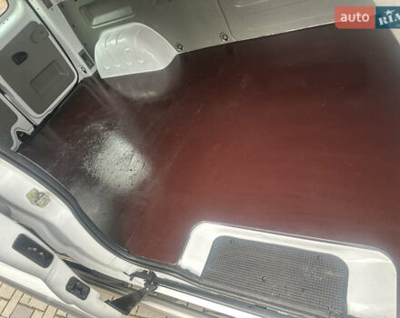 Белый Рено Трафик, объемом двигателя 2 л и пробегом 189 тыс. км за 13600 $, фото 36 на Automoto.ua