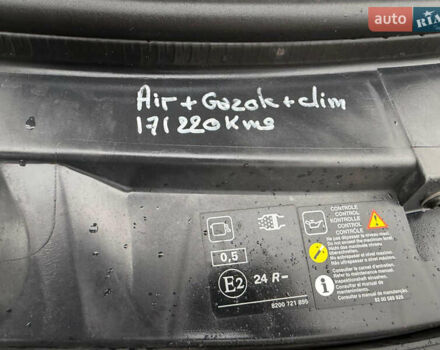 Белый Рено Трафик, объемом двигателя 2 л и пробегом 280 тыс. км за 14300 $, фото 26 на Automoto.ua