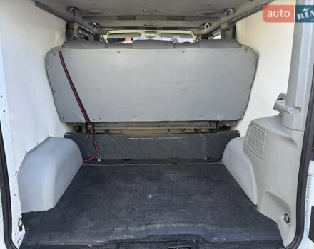 Белый Рено Трафик, объемом двигателя 2 л и пробегом 233 тыс. км за 12950 $, фото 14 на Automoto.ua