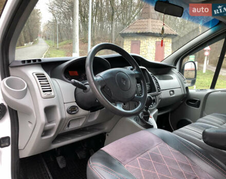 Белый Рено Трафик, объемом двигателя 2 л и пробегом 365 тыс. км за 13350 $, фото 7 на Automoto.ua
