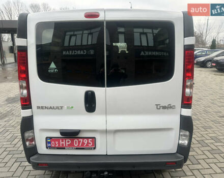 Белый Рено Трафик, объемом двигателя 2 л и пробегом 189 тыс. км за 13600 $, фото 6 на Automoto.ua