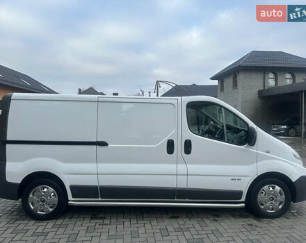 Белый Рено Трафик, объемом двигателя 2 л и пробегом 189 тыс. км за 13600 $, фото 1 на Automoto.ua