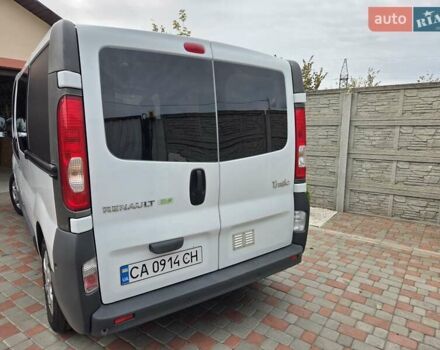 Белый Рено Трафик, объемом двигателя 2 л и пробегом 238 тыс. км за 13900 $, фото 3 на Automoto.ua