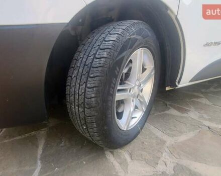 Белый Рено Трафик, объемом двигателя 1.6 л и пробегом 179 тыс. км за 15300 $, фото 12 на Automoto.ua