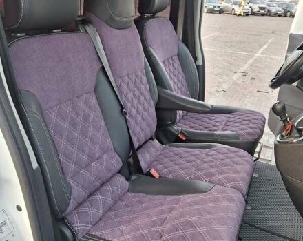 Белый Рено Трафик, объемом двигателя 1.6 л и пробегом 286 тыс. км за 14900 $, фото 24 на Automoto.ua