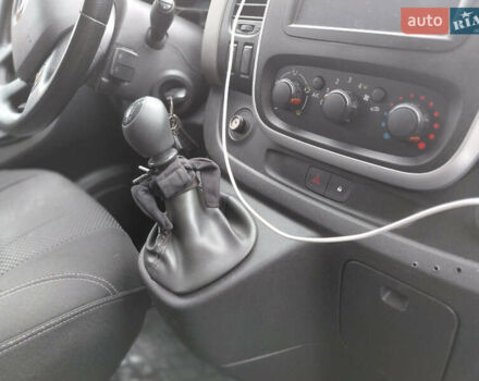 Белый Рено Трафик, объемом двигателя 1.6 л и пробегом 317 тыс. км за 13700 $, фото 16 на Automoto.ua