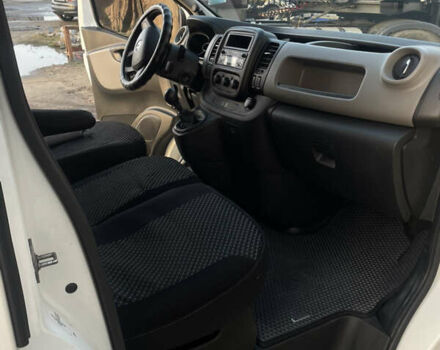 Белый Рено Трафик, объемом двигателя 1.6 л и пробегом 308 тыс. км за 12700 $, фото 6 на Automoto.ua