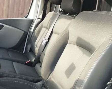 Білий Рено Трафік, об'ємом двигуна 1.6 л та пробігом 300 тис. км за 14000 $, фото 12 на Automoto.ua