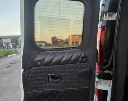 Белый Рено Трафик, объемом двигателя 1.6 л и пробегом 292 тыс. км за 13600 $, фото 34 на Automoto.ua