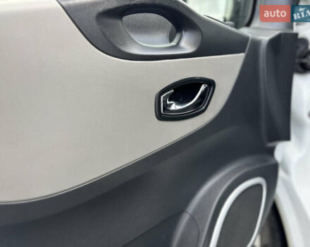 Белый Рено Трафик, объемом двигателя 1.6 л и пробегом 217 тыс. км за 13700 $, фото 70 на Automoto.ua