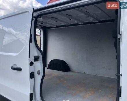 Белый Рено Трафик, объемом двигателя 1.6 л и пробегом 298 тыс. км за 12500 $, фото 43 на Automoto.ua