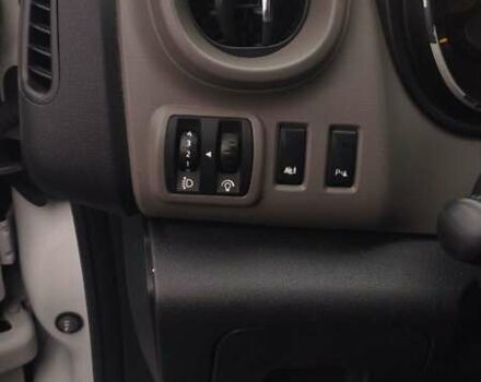 Белый Рено Трафик, объемом двигателя 1.6 л и пробегом 220 тыс. км за 11900 $, фото 14 на Automoto.ua