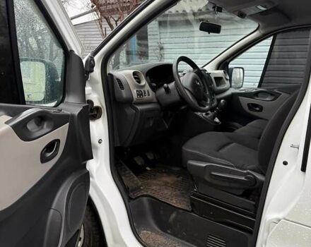 Белый Рено Трафик, объемом двигателя 1.6 л и пробегом 155 тыс. км за 16300 $, фото 2 на Automoto.ua