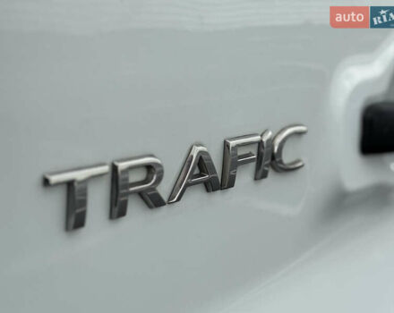 Белый Рено Трафик, объемом двигателя 1.6 л и пробегом 217 тыс. км за 13700 $, фото 25 на Automoto.ua