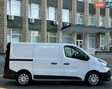 Белый Рено Трафик, объемом двигателя 1.6 л и пробегом 272 тыс. км за 12499 $, фото 1 на Automoto.ua