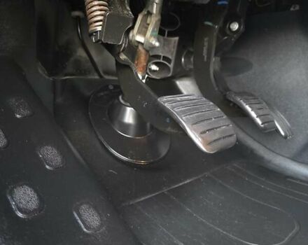 Белый Рено Трафик, объемом двигателя 1.6 л и пробегом 292 тыс. км за 13600 $, фото 1 на Automoto.ua