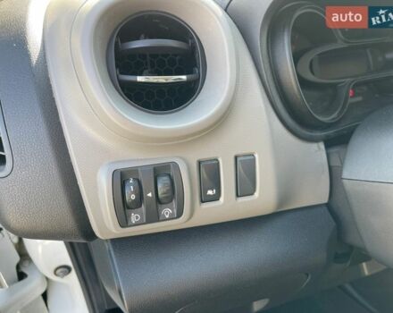 Белый Рено Трафик, объемом двигателя 1.6 л и пробегом 264 тыс. км за 13900 $, фото 22 на Automoto.ua